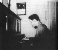 L&S piano.jpg (191322 bytes)